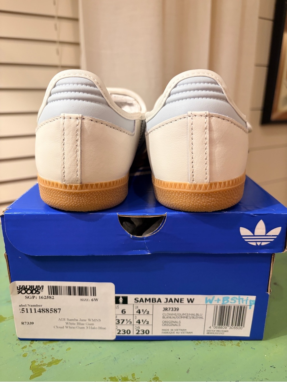 NWT ADIDAS SAMBA JANES CLOUD WHITE/HALO BLUE GUM SIZE 6 WITH THE ORIGINAL BOX - Picture 8 of 9